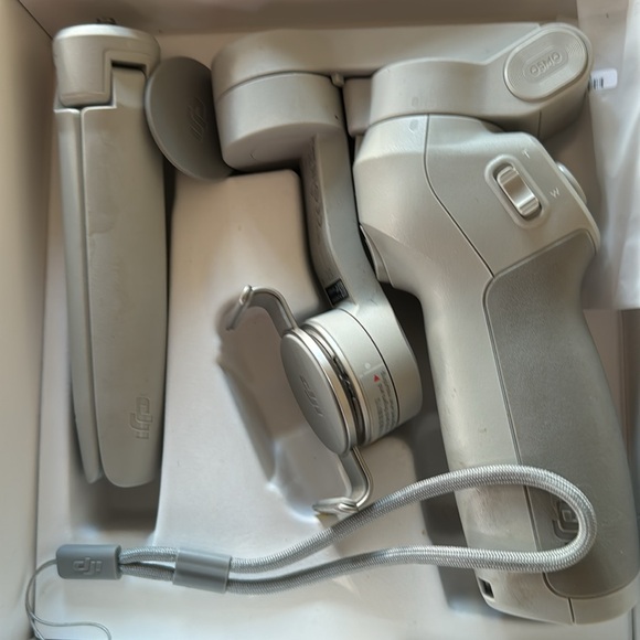 DJI OM 4 gimble in box - Picture 3 of 5